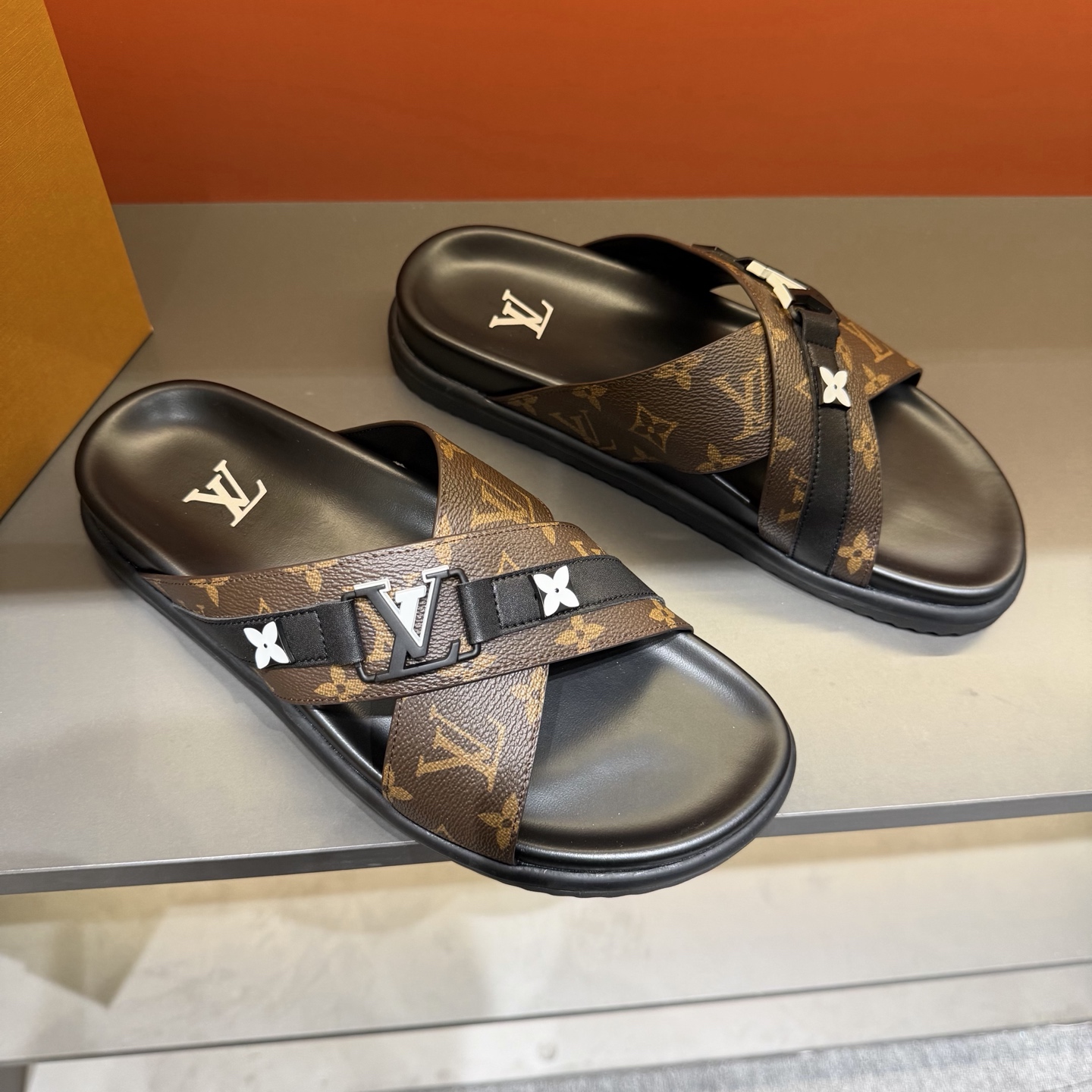 LV shoe