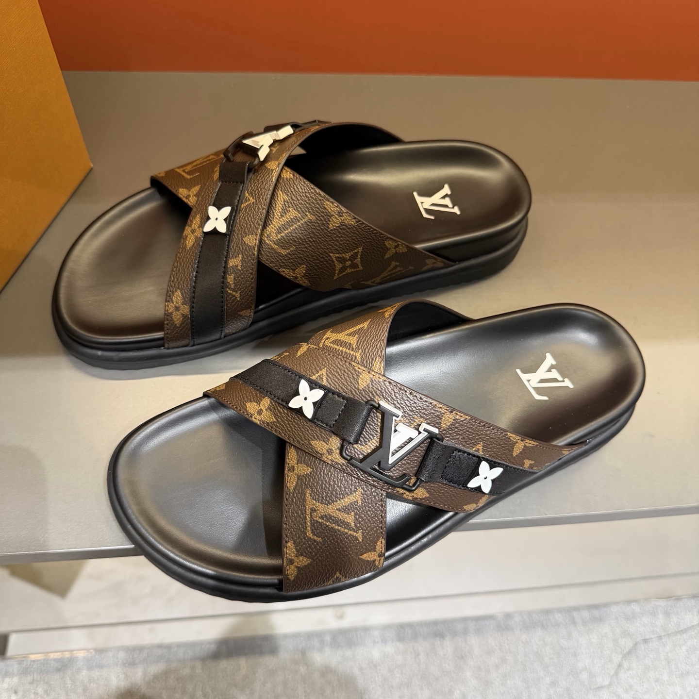 LV shoe