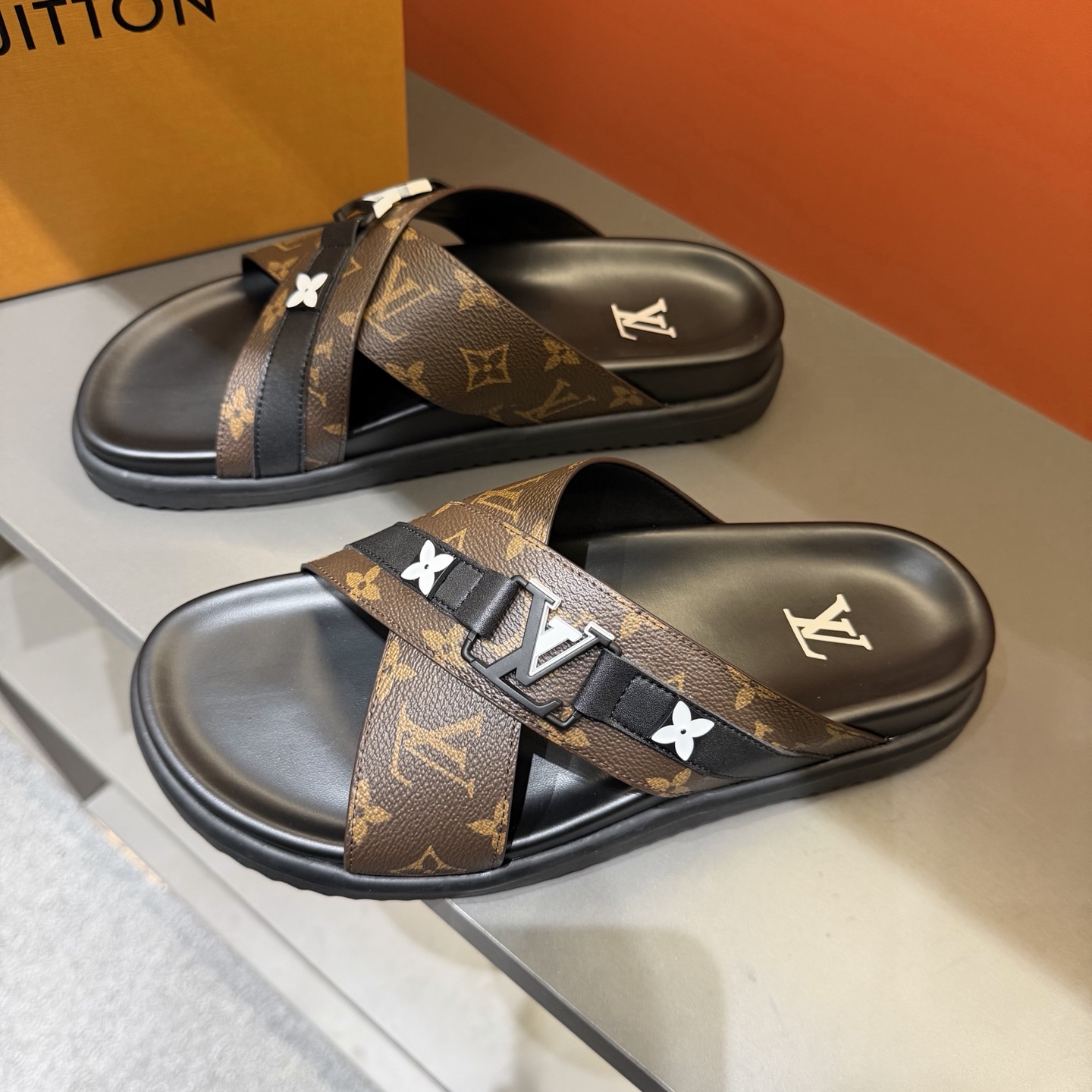 LV shoe