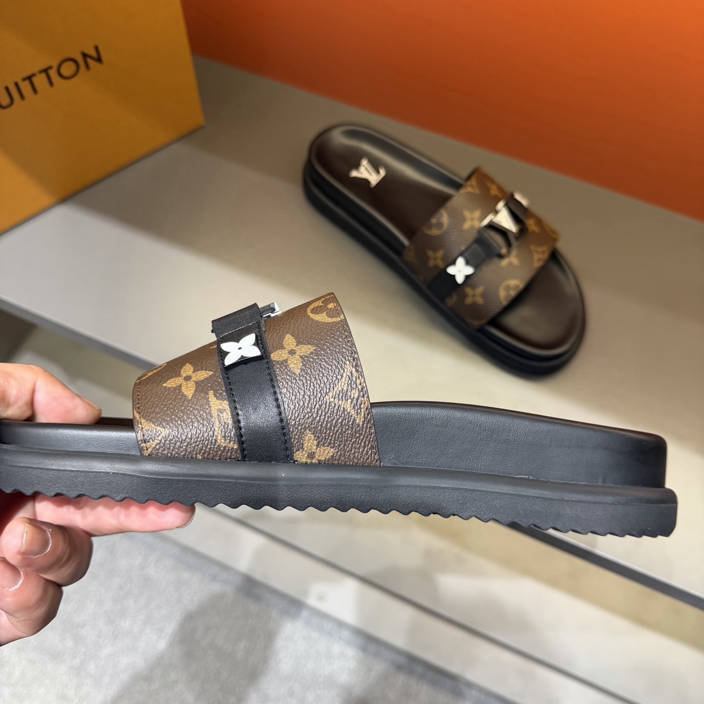 LV shoe