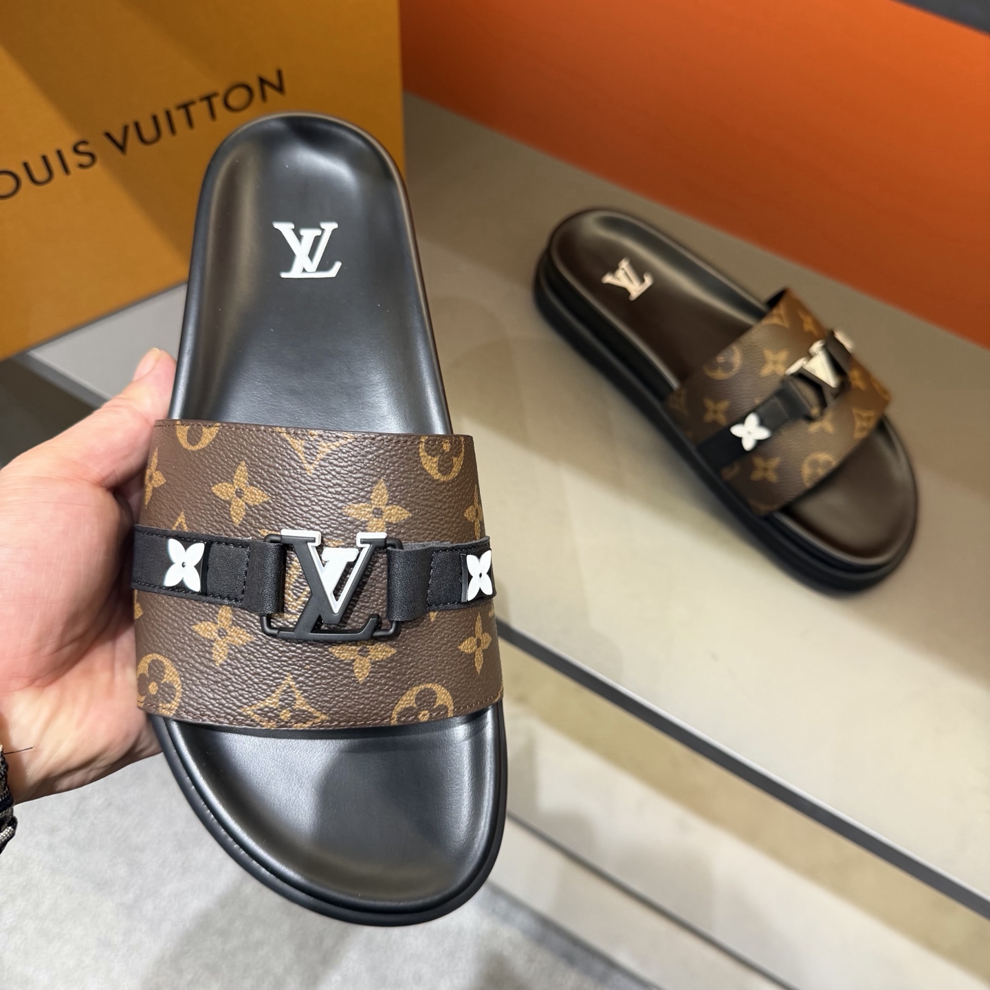 LV shoe