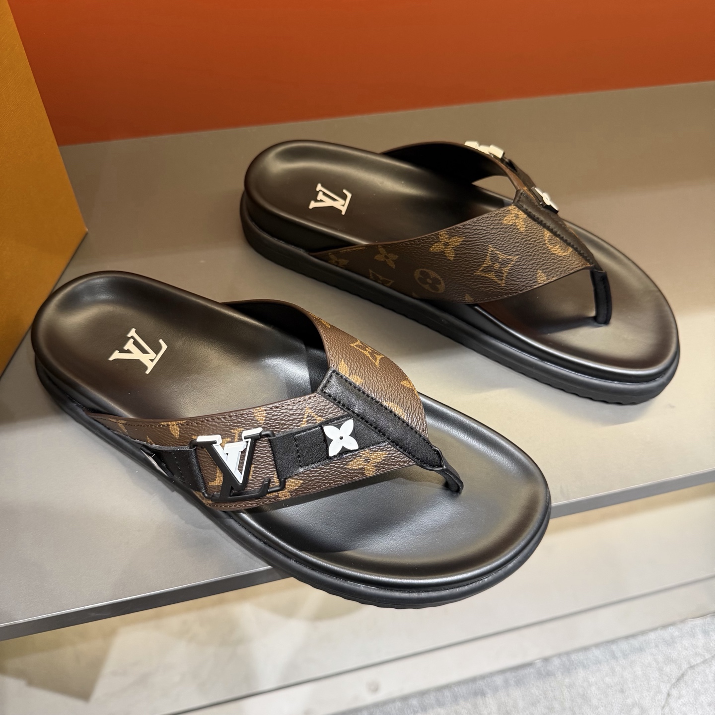 LV shoe
