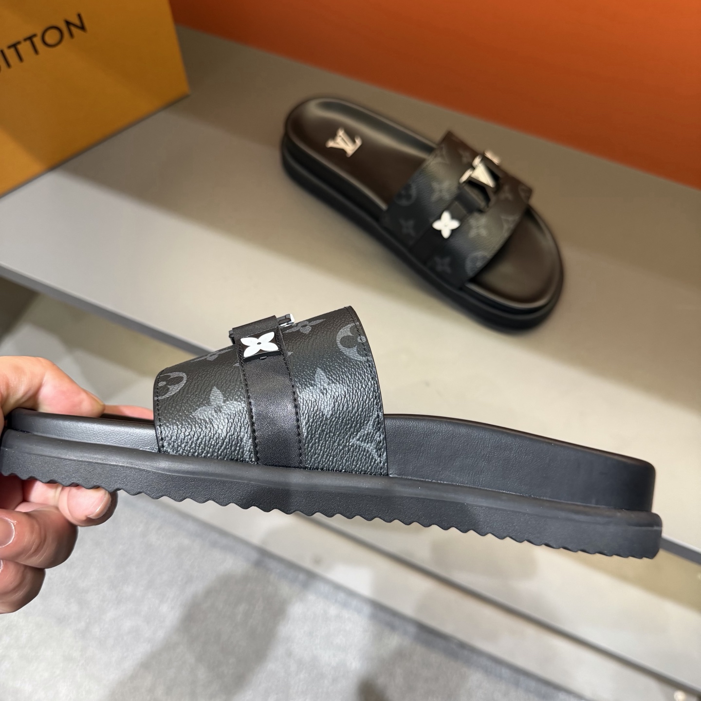 LV shoe