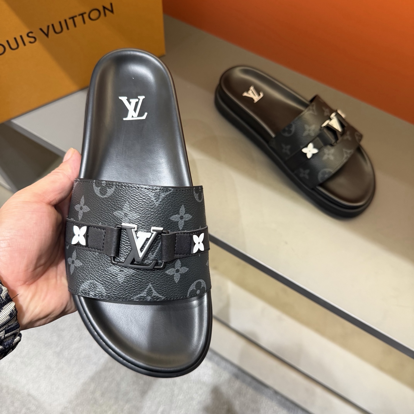 LV shoe