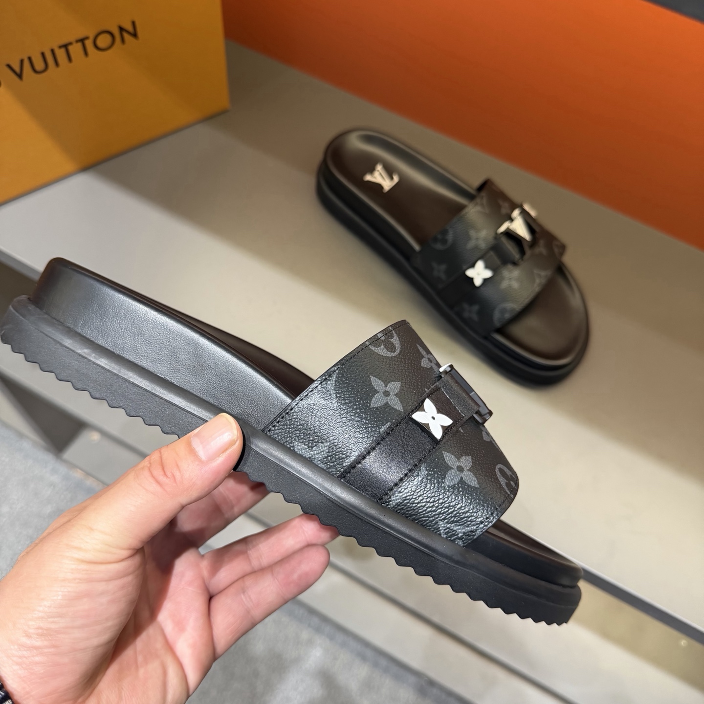 LV shoe