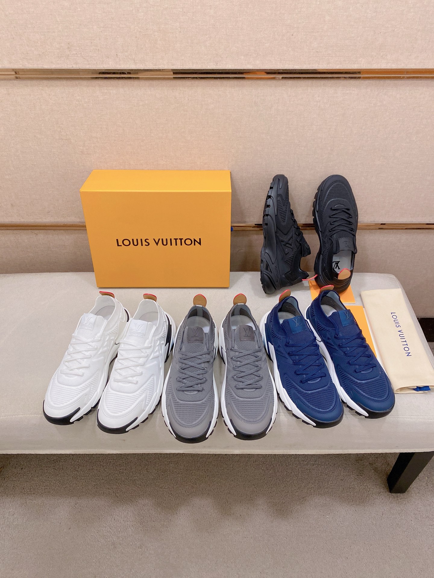 LV shoe