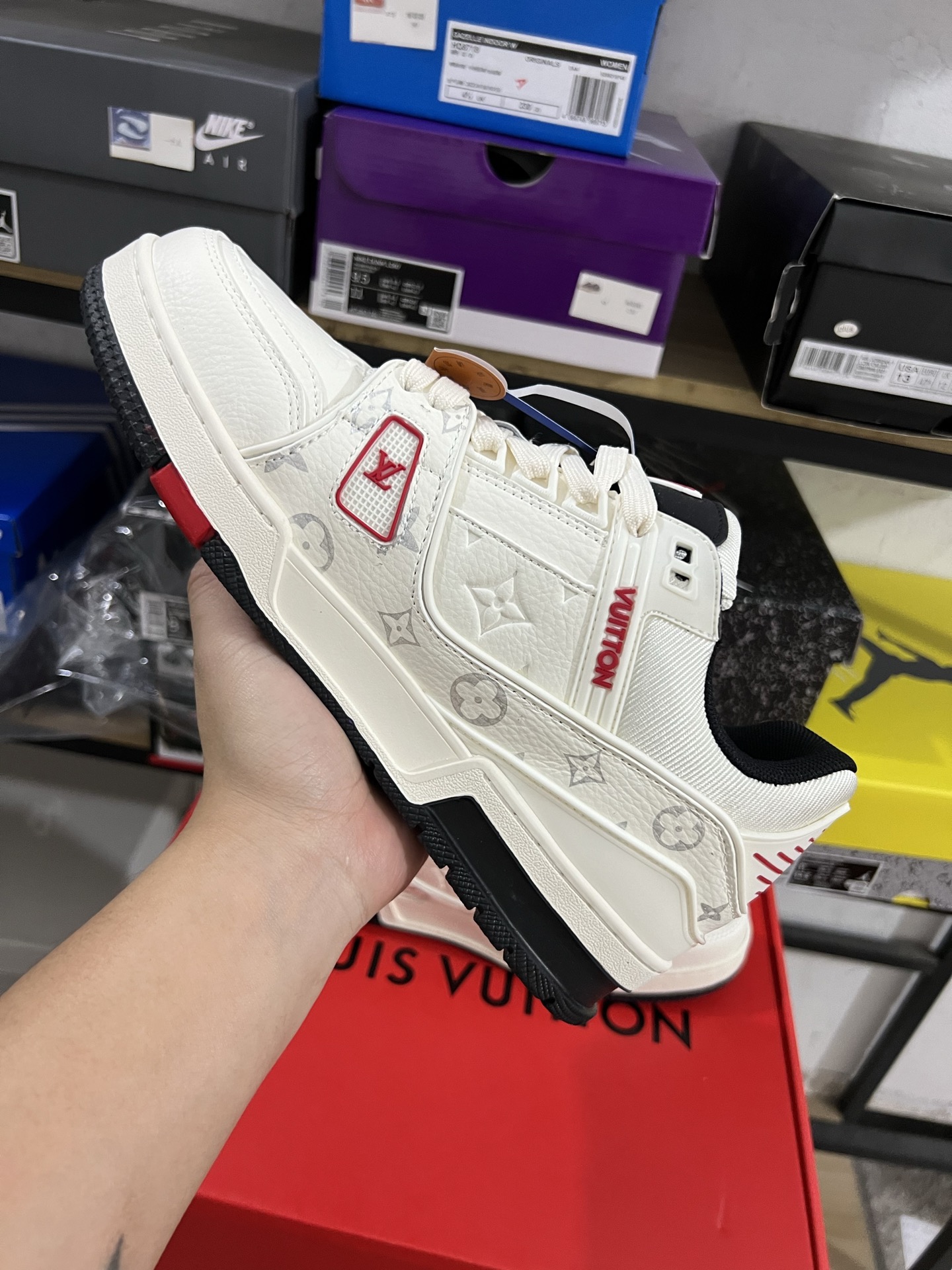 LV shoe