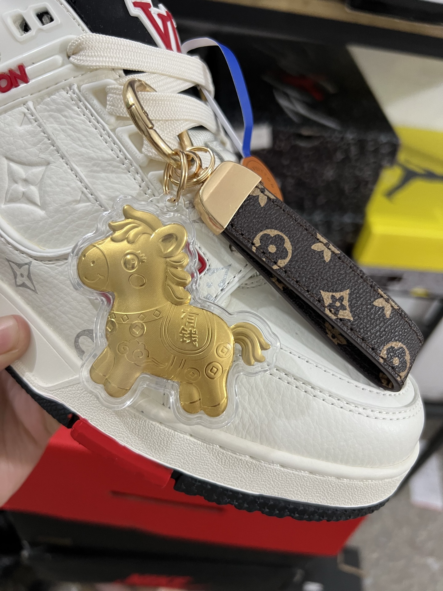 LV shoe
