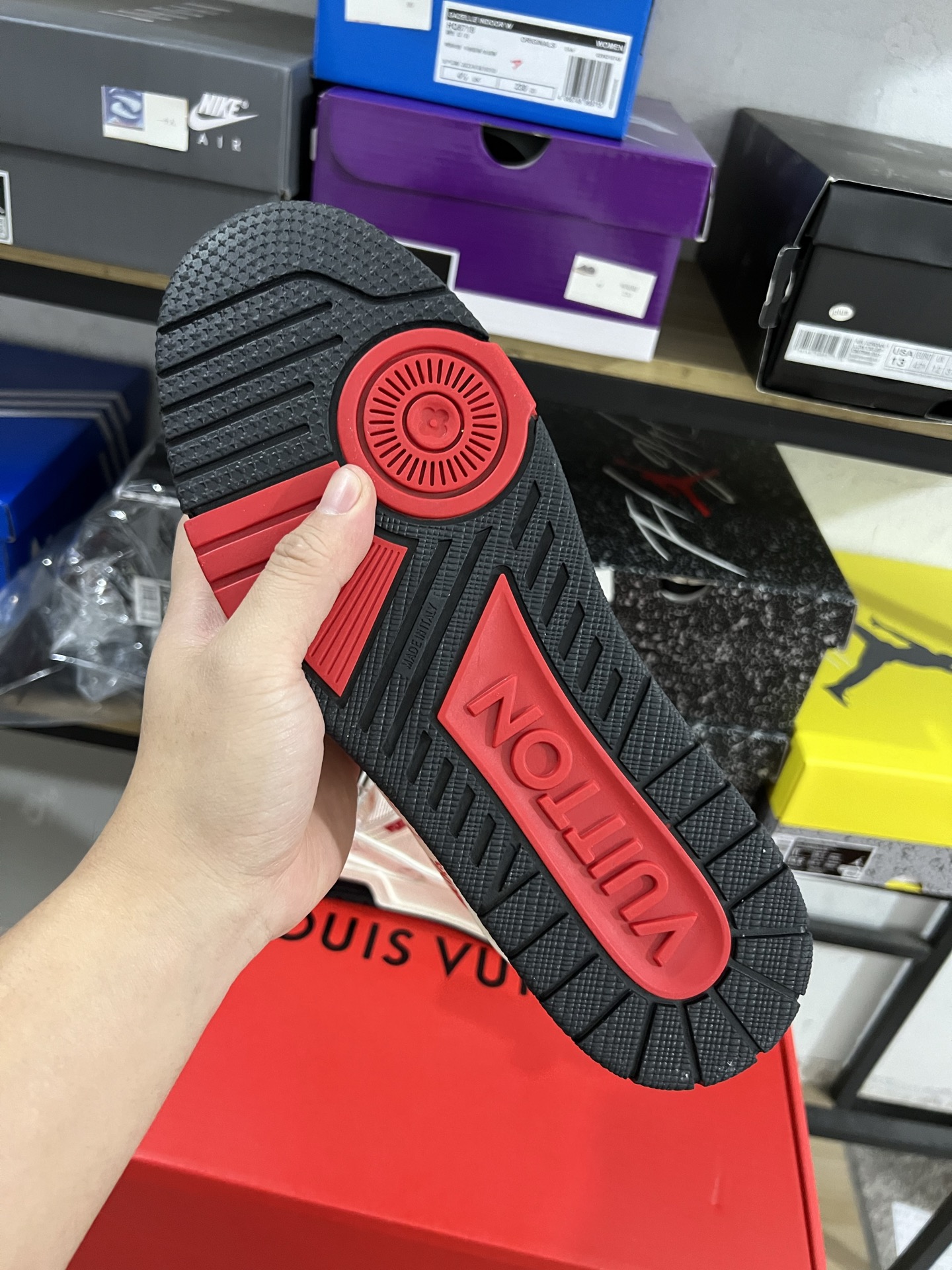 LV shoe