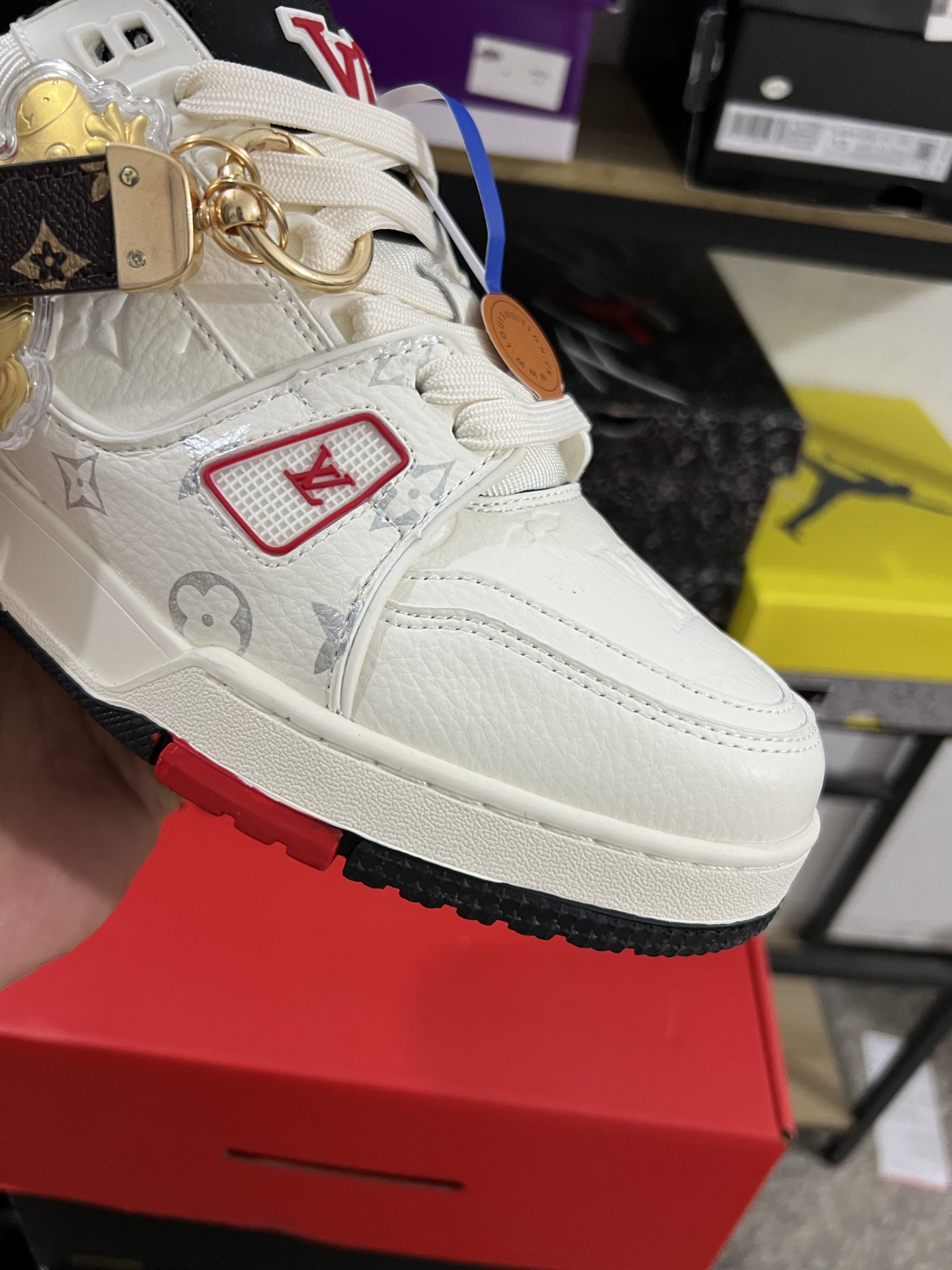 LV shoe