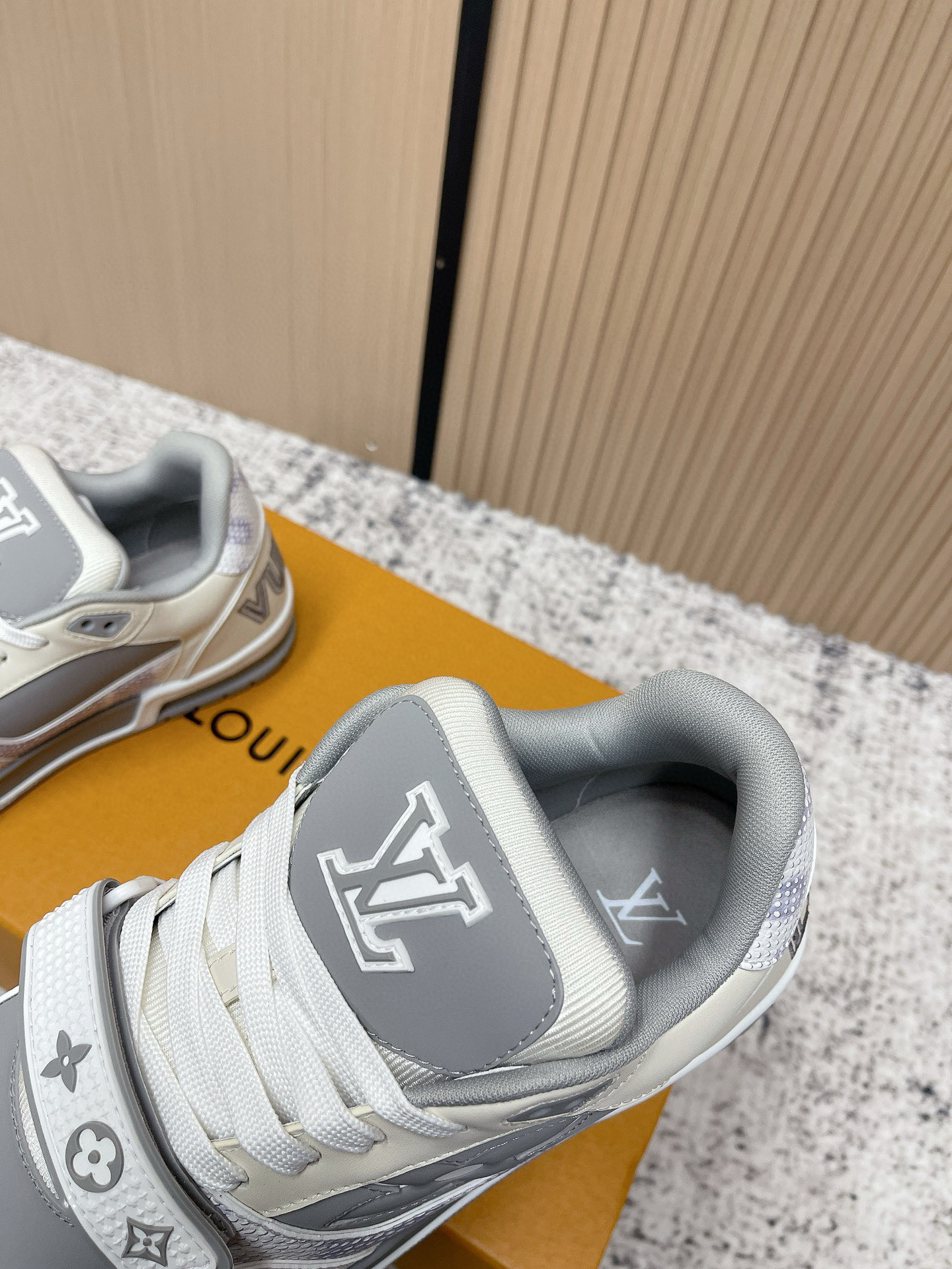 LV shoe