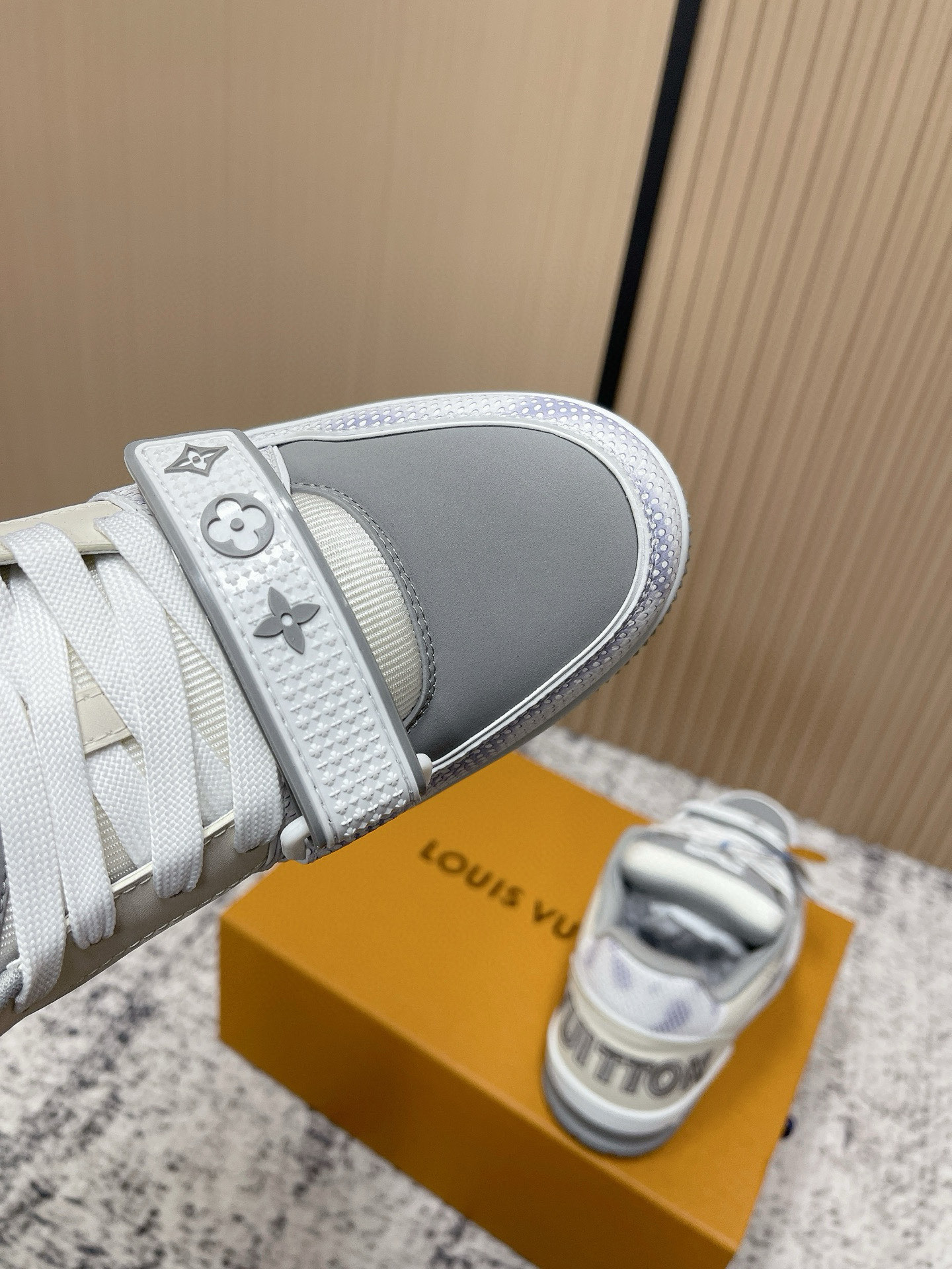 LV shoe