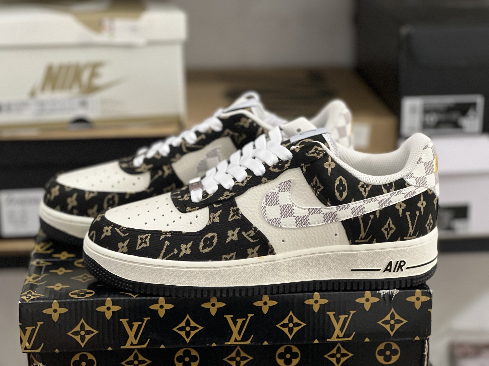 LV shoe
