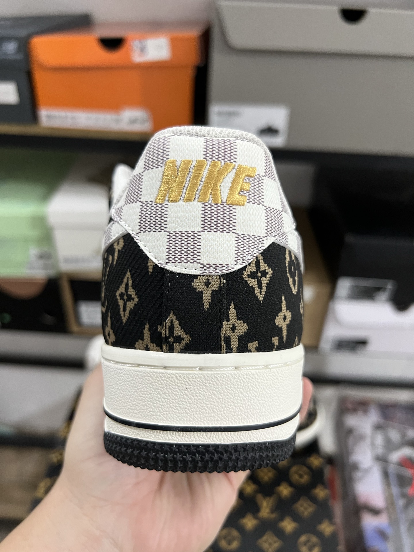LV shoe