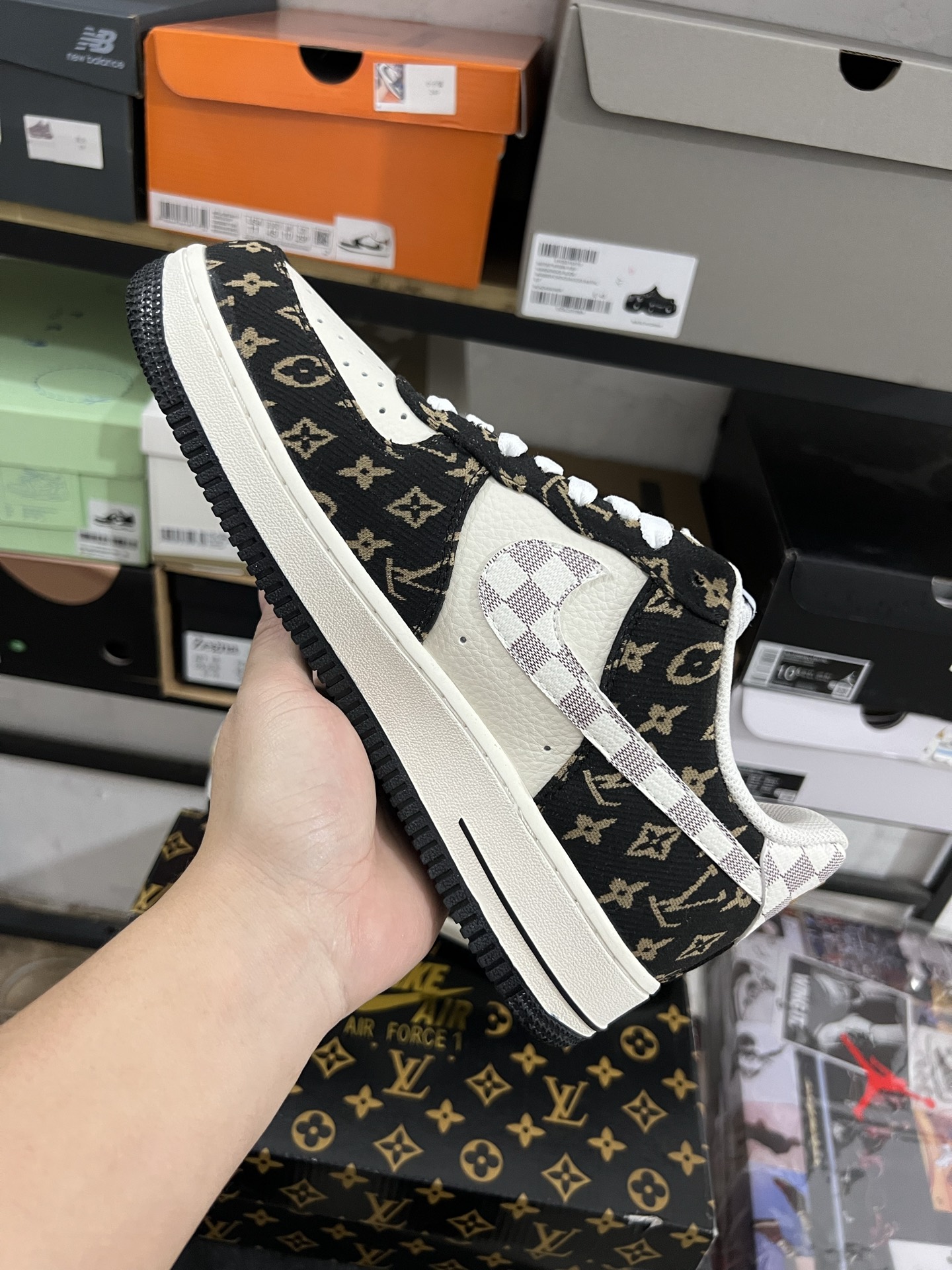 LV shoe