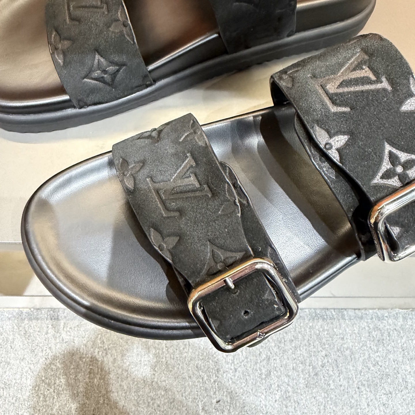 LV shoe