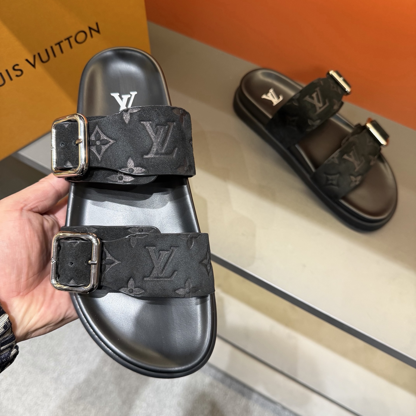LV shoe