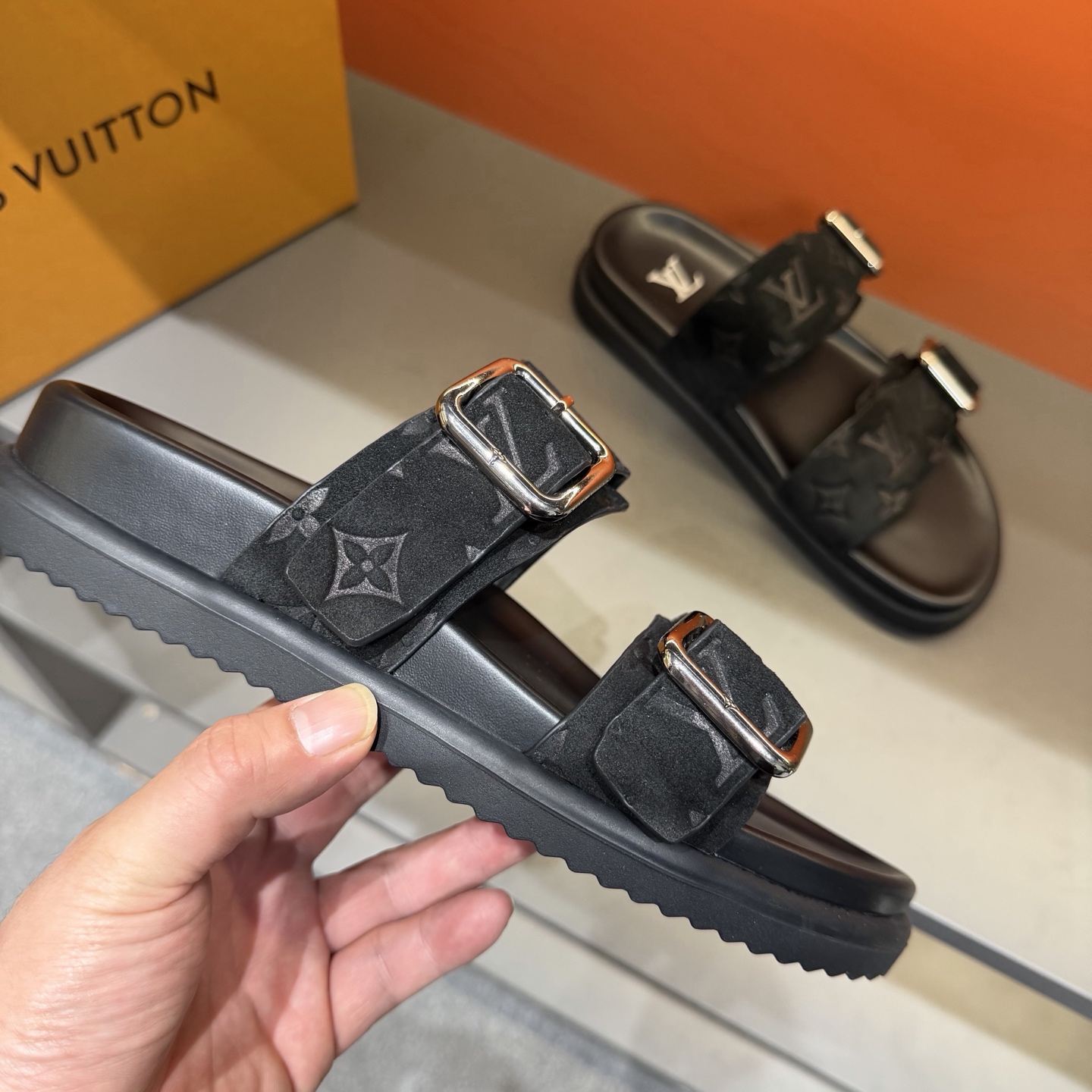 LV shoe