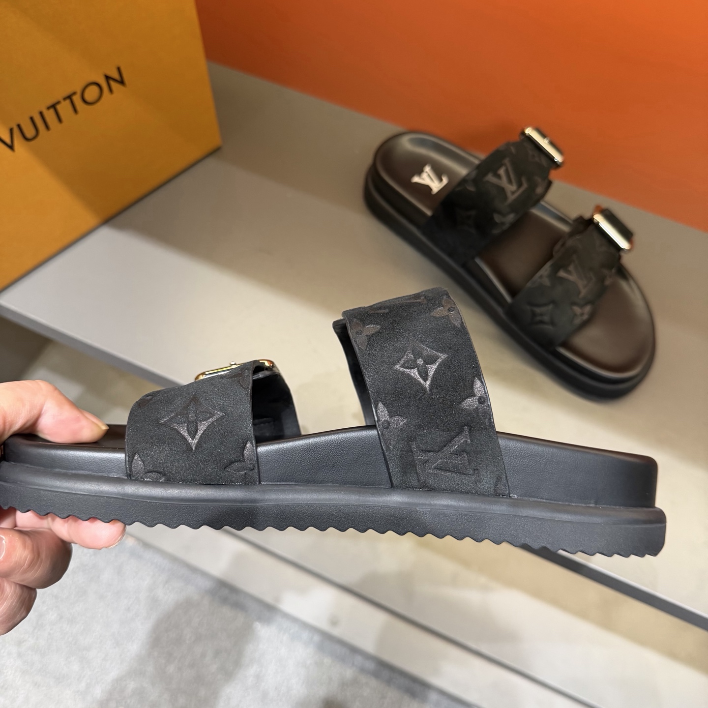 LV shoe