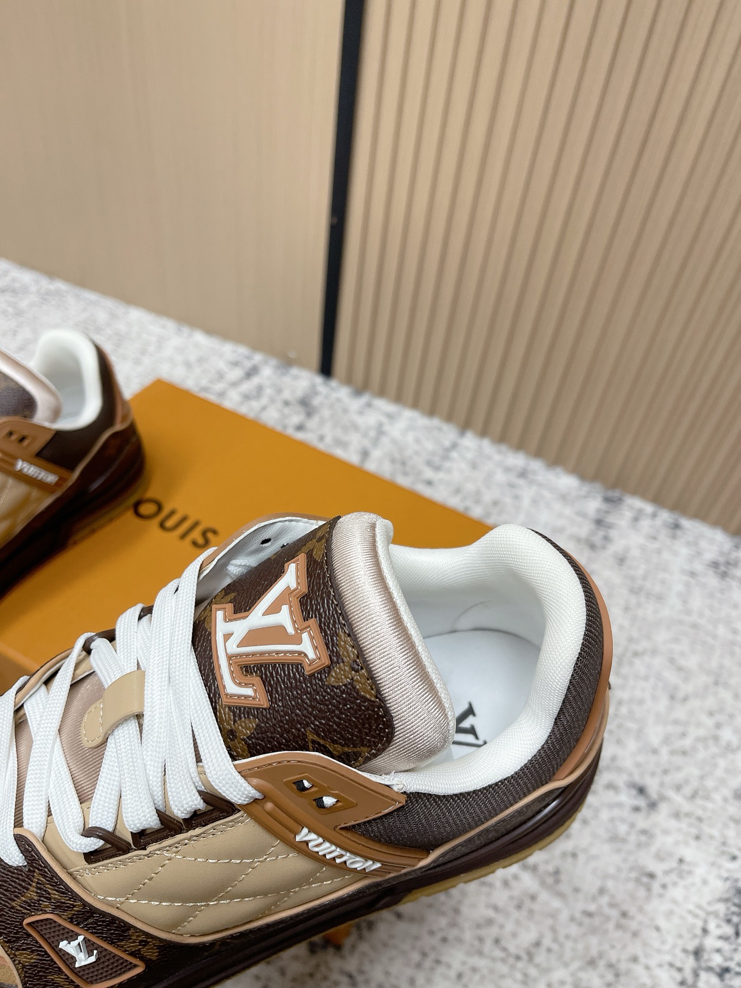 LV shoe