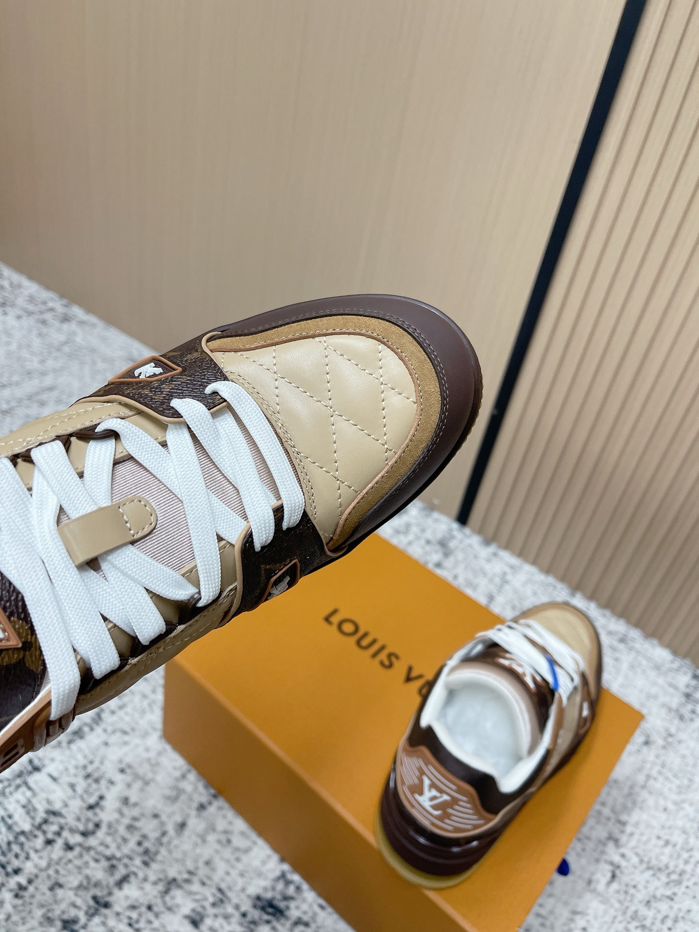 LV shoe