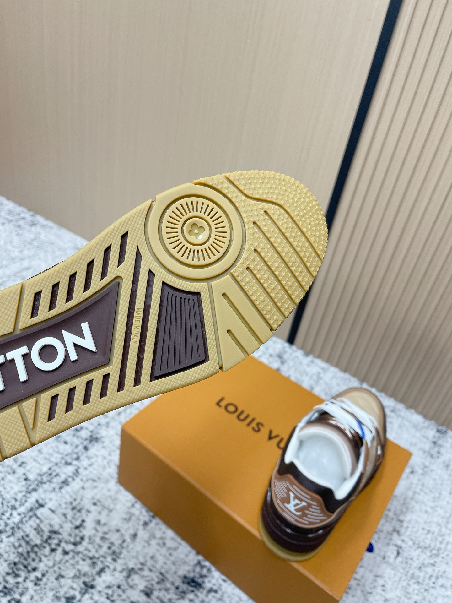 LV shoe