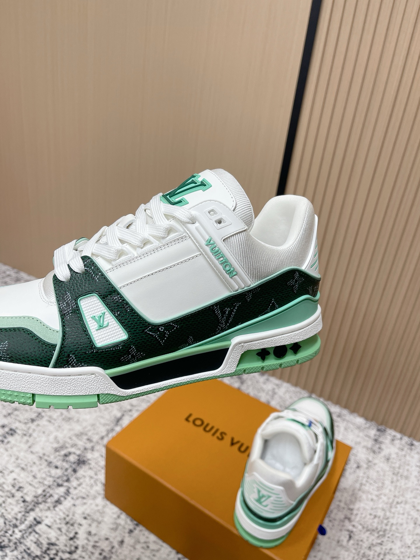 LV shoe