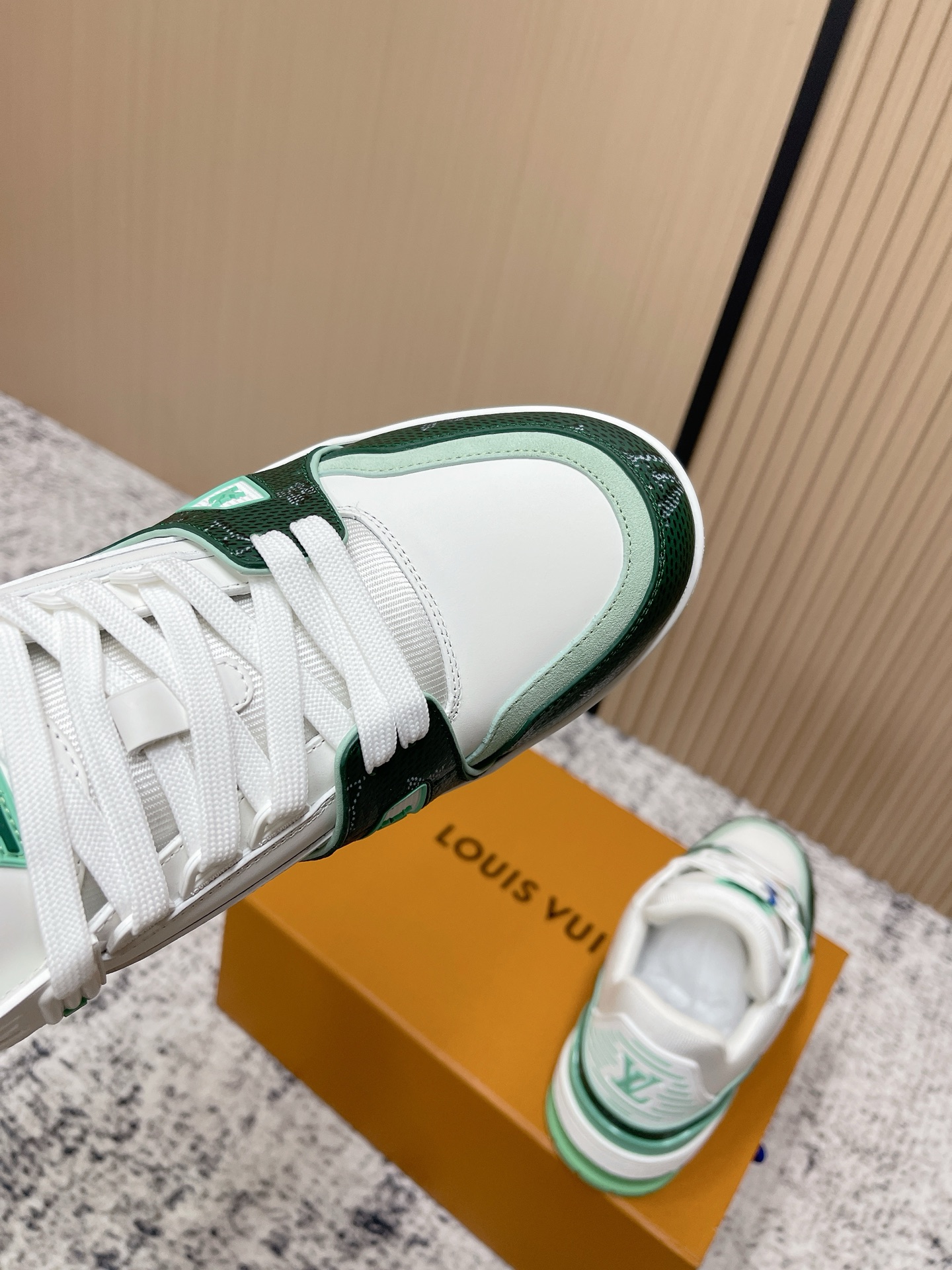 LV shoe