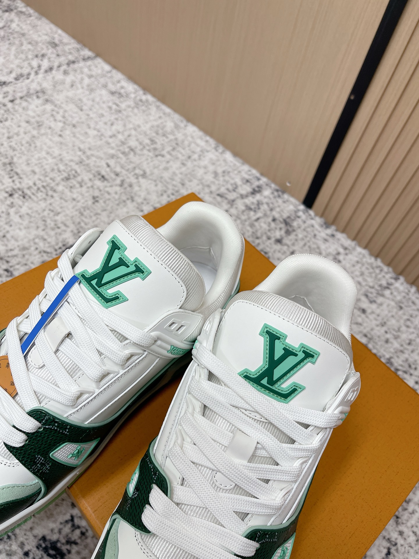 LV shoe