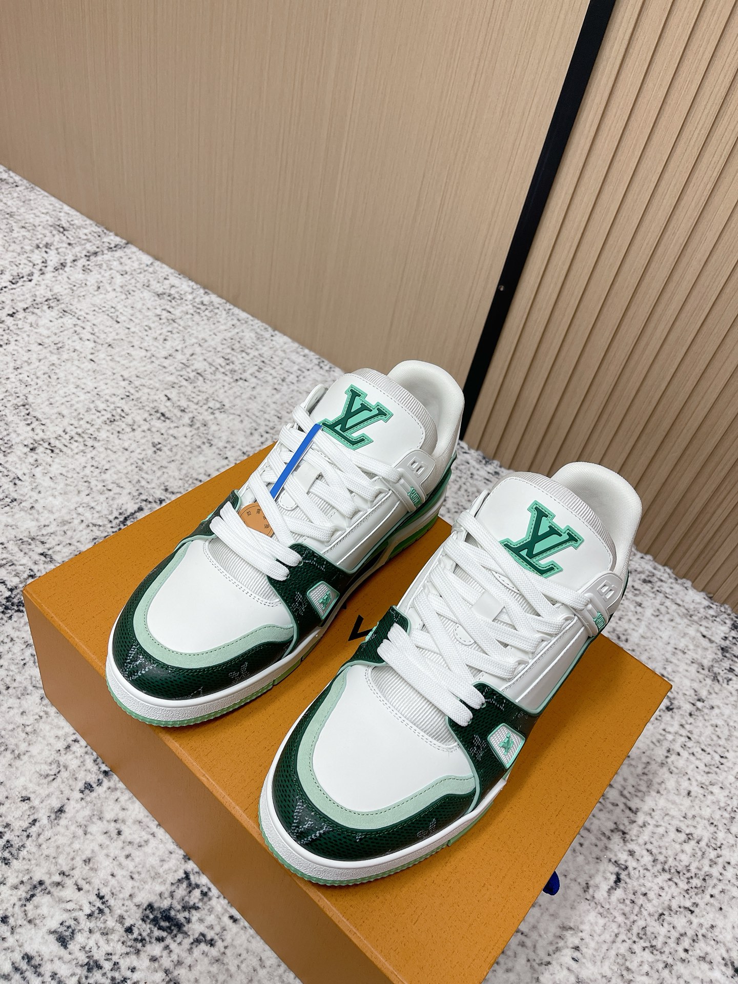 LV shoe