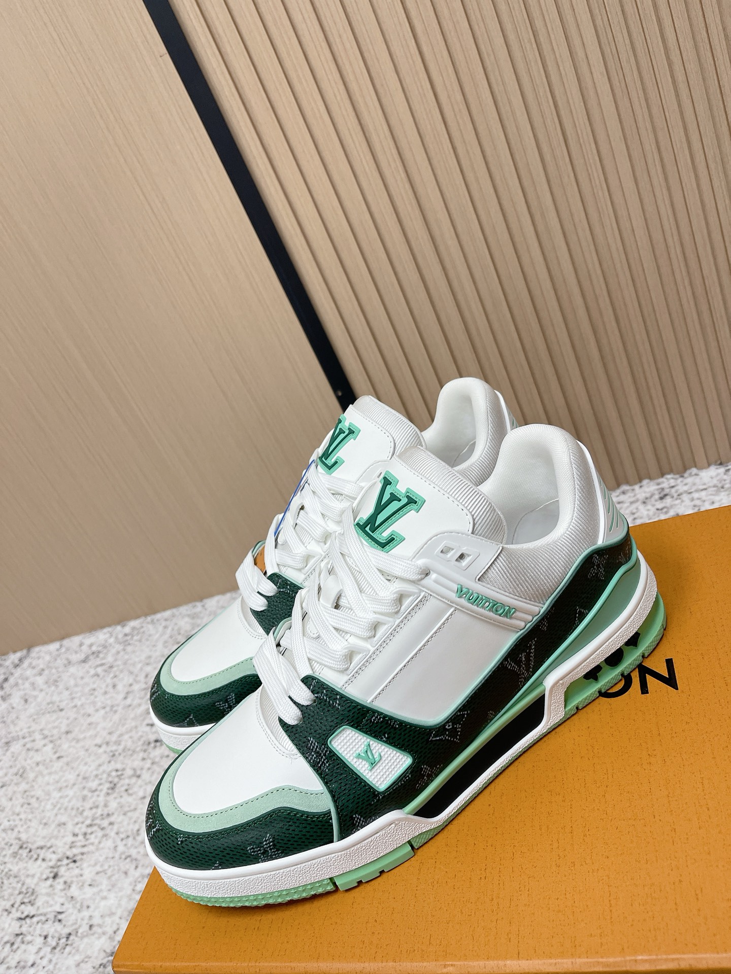 LV shoe