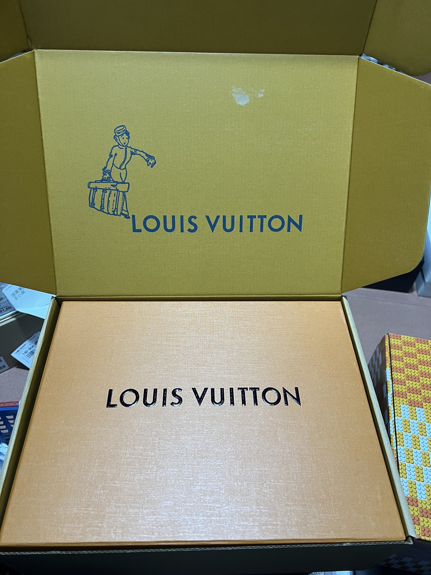 LV shoe
