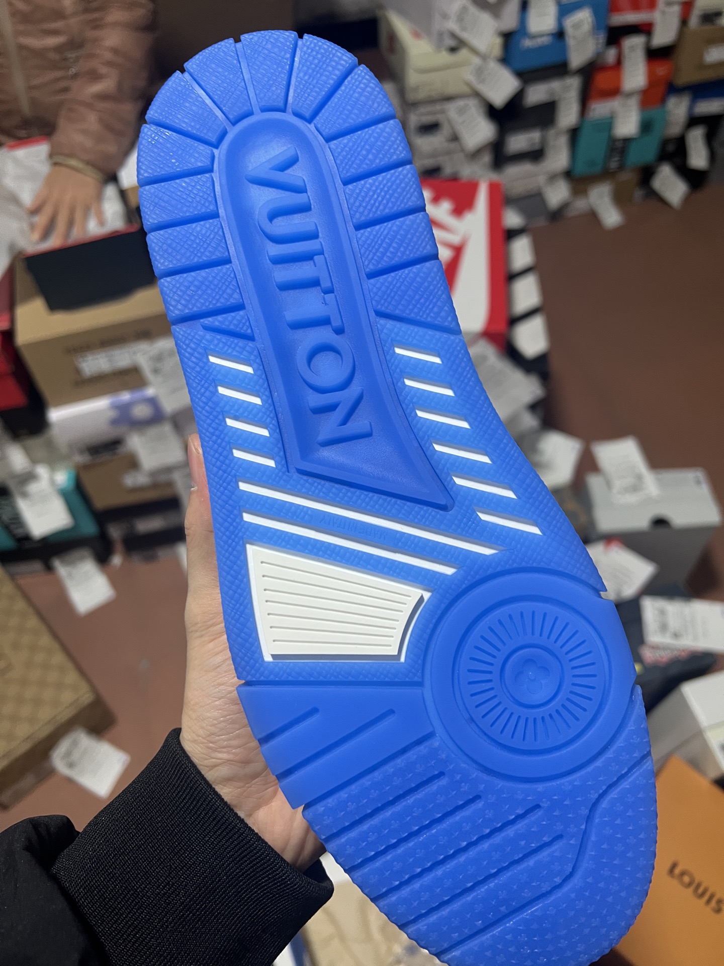 LV shoe