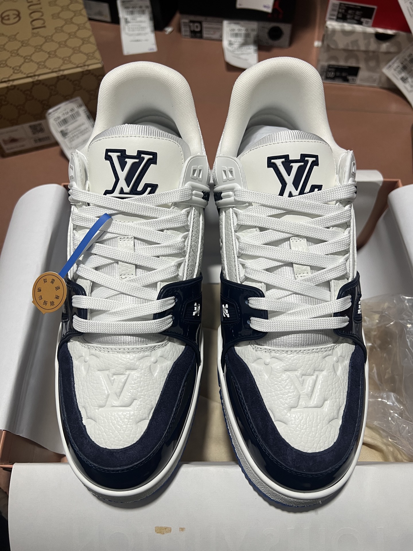 LV shoe