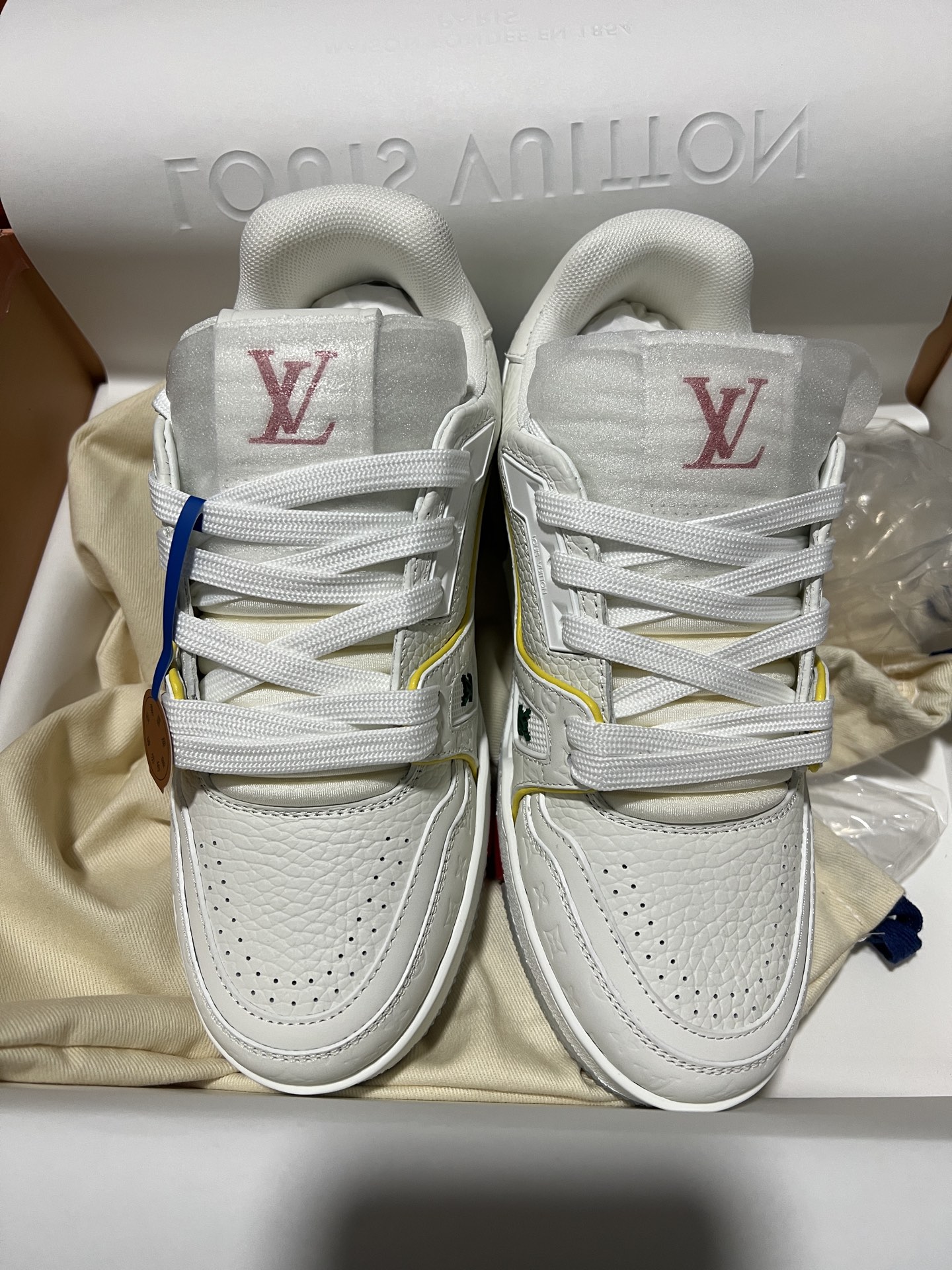 LV shoe