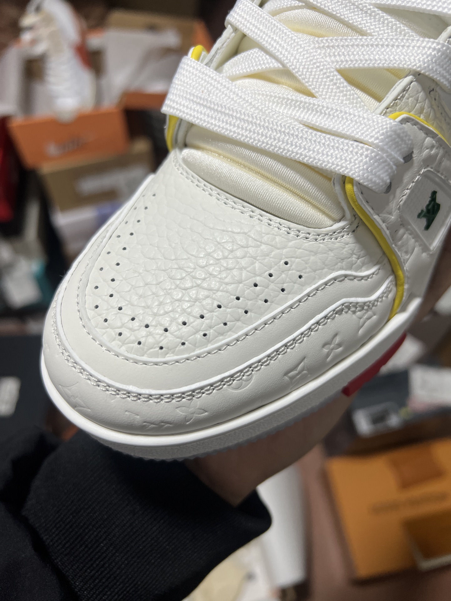 LV shoe