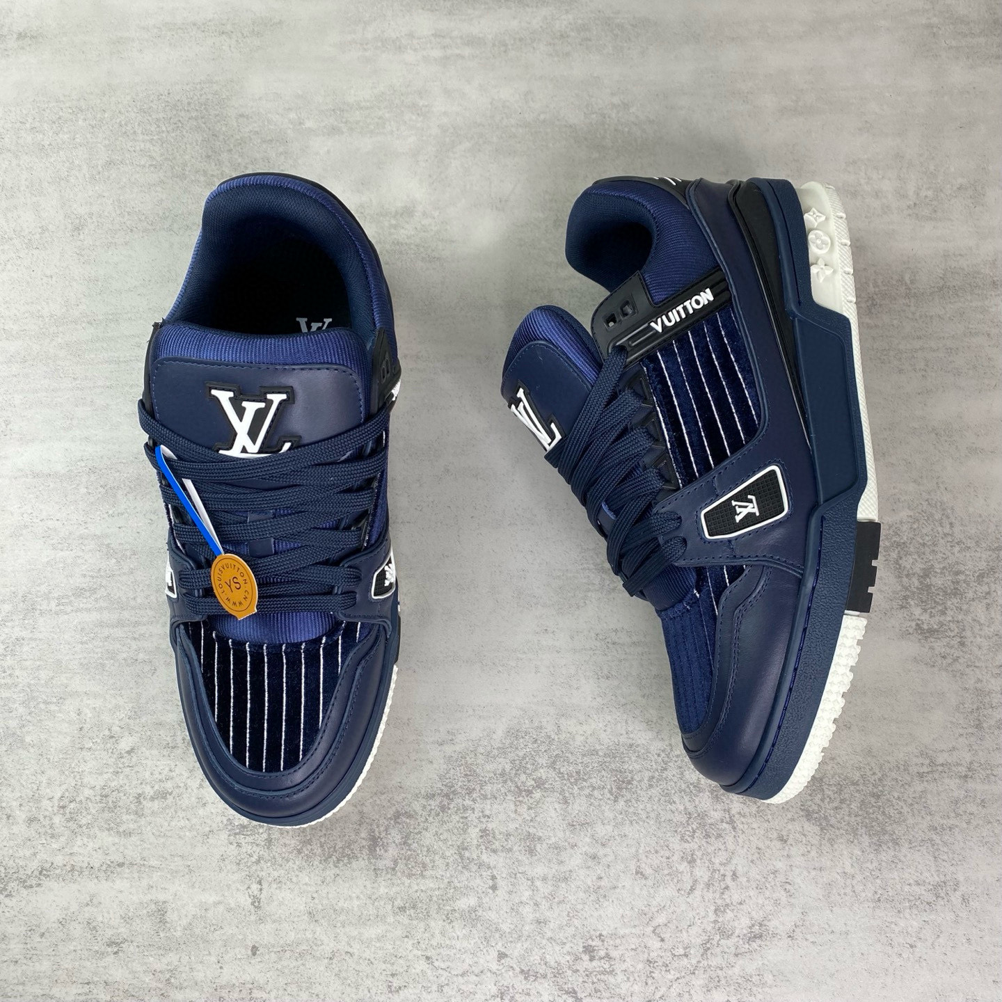 LV shoe
