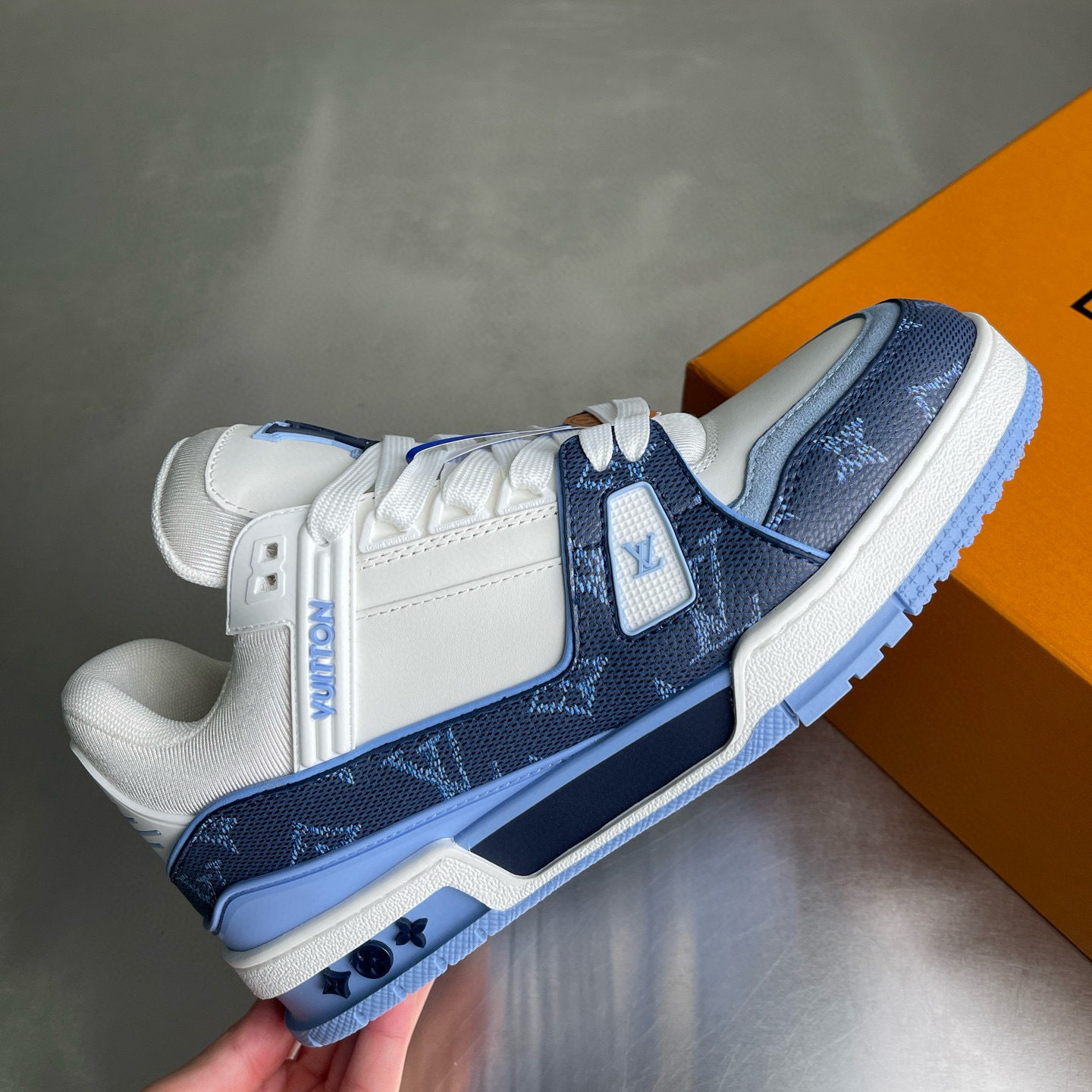 LV shoe