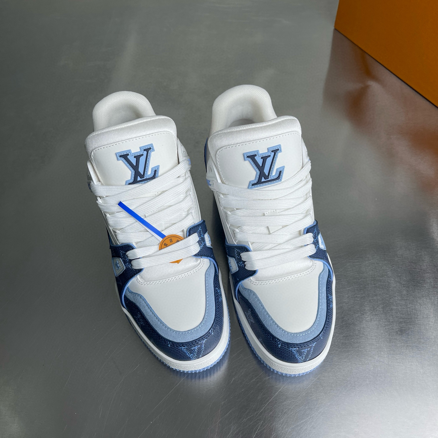 LV shoe