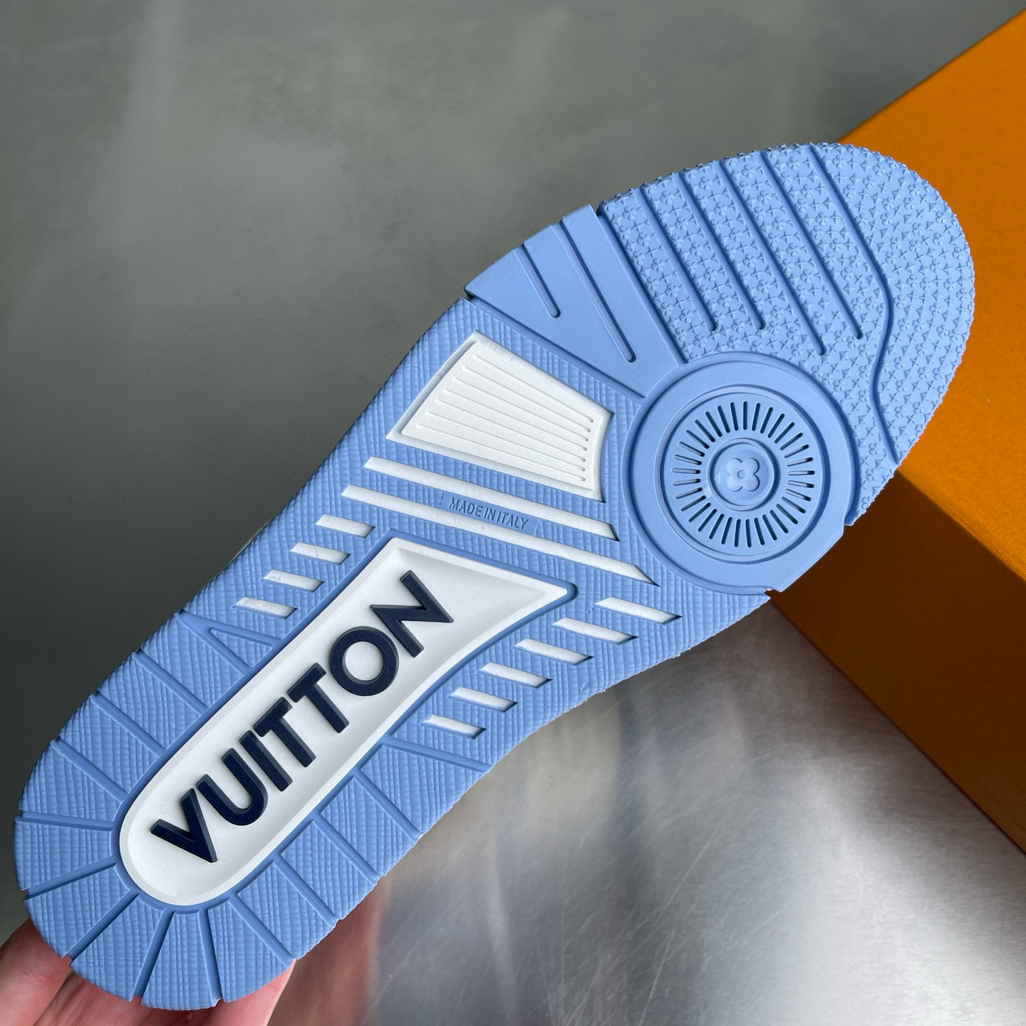 LV shoe