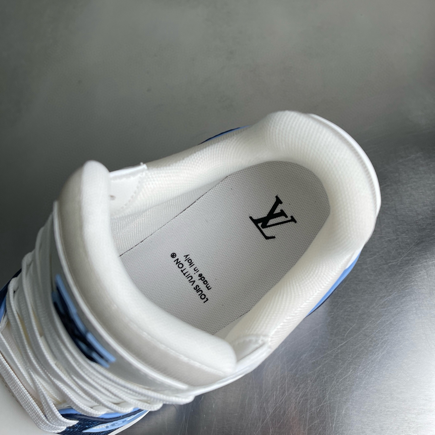 LV shoe