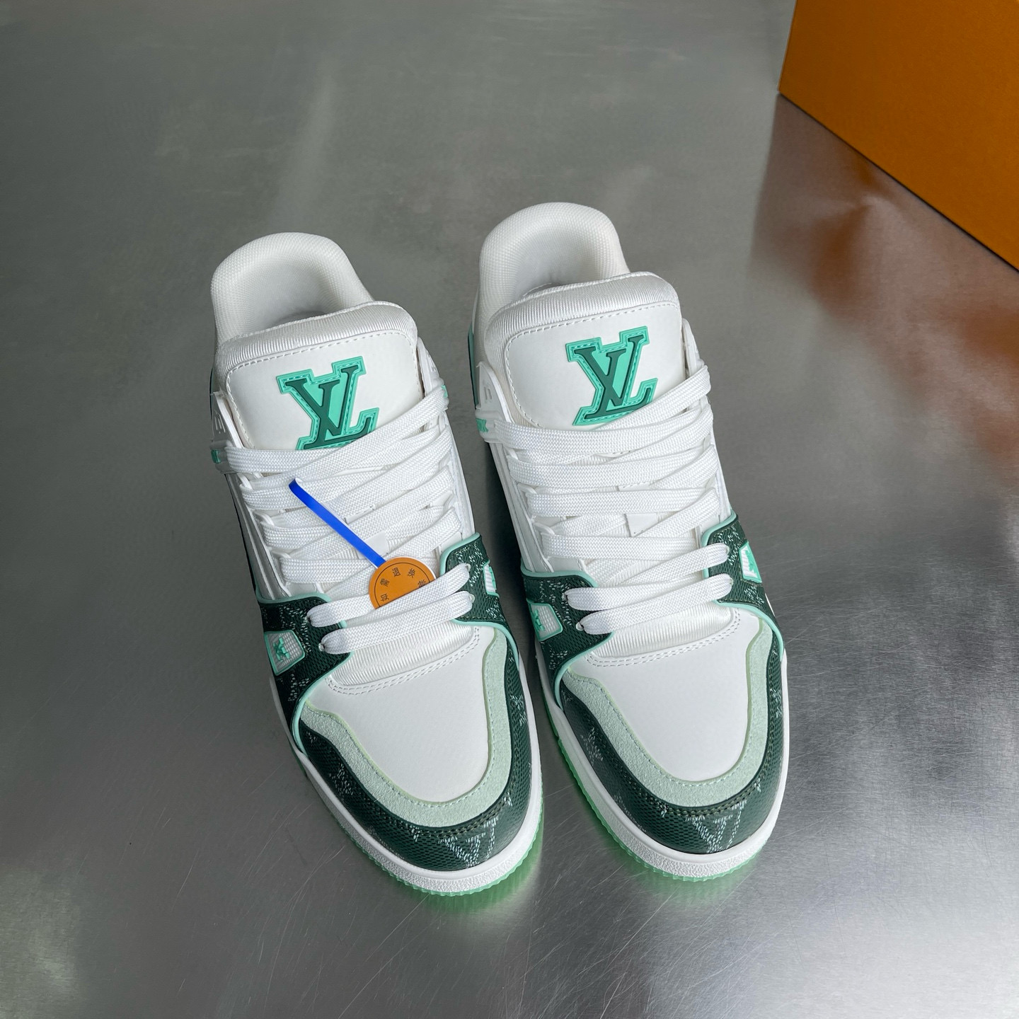 LV shoe