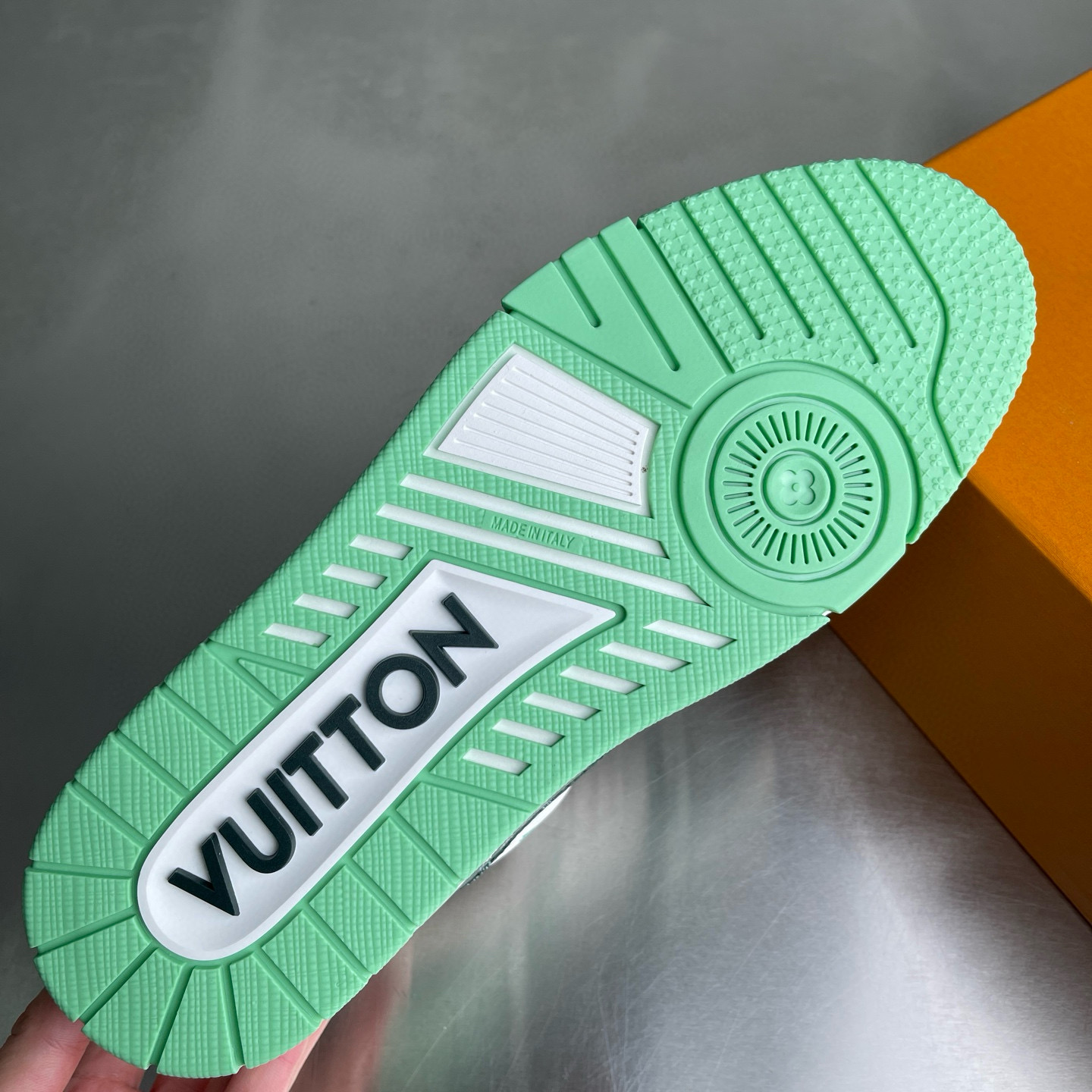 LV shoe