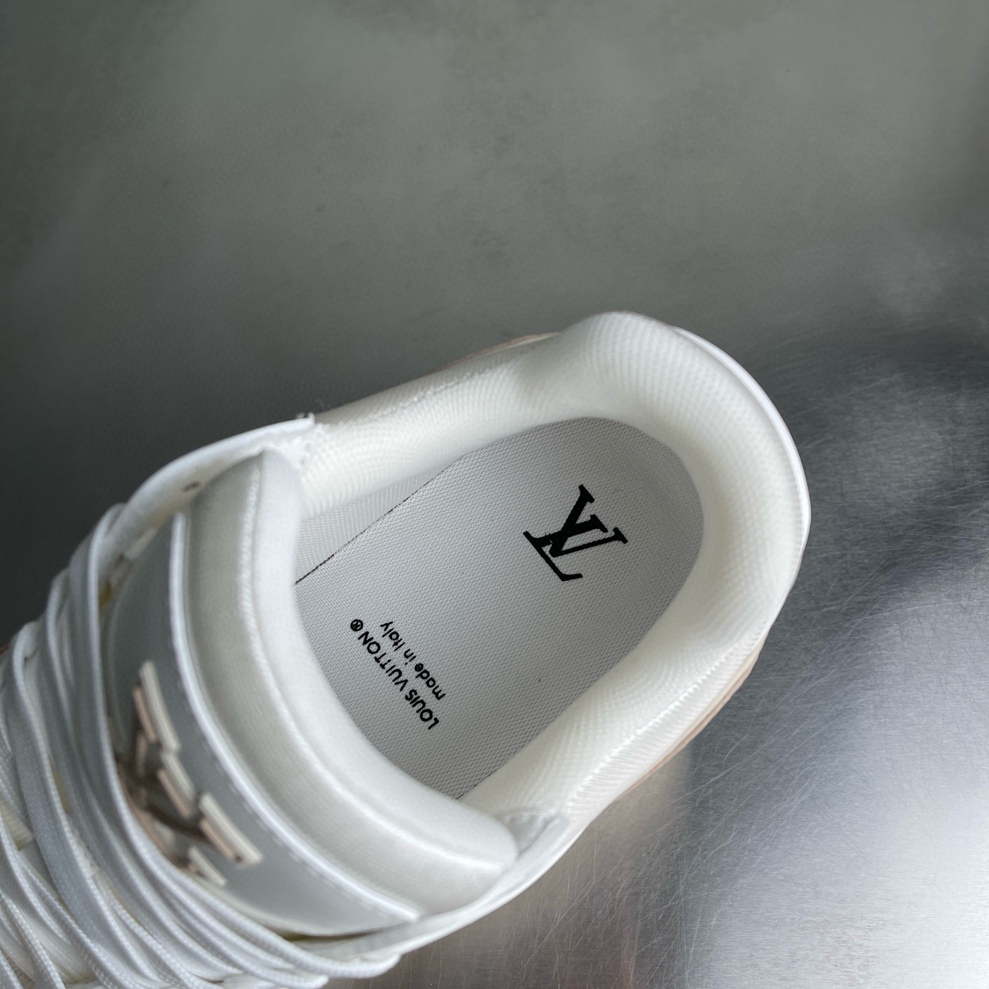 LV shoe