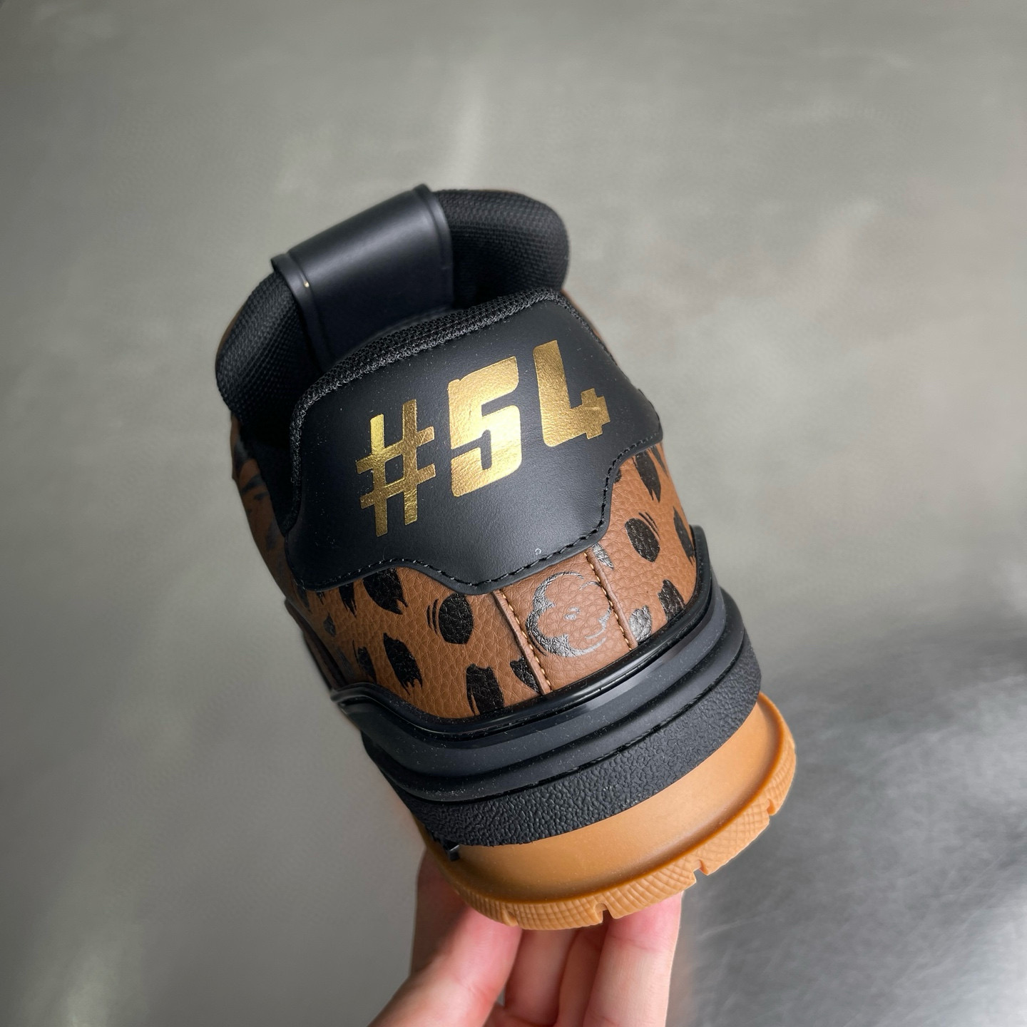 LV shoe