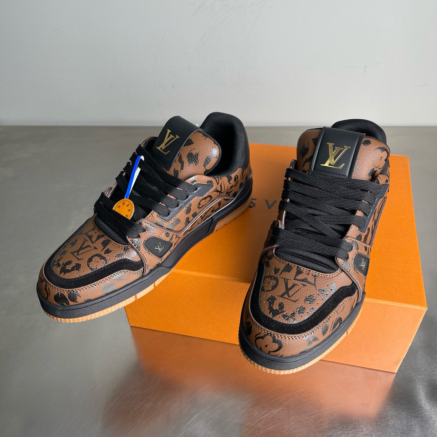 LV shoe