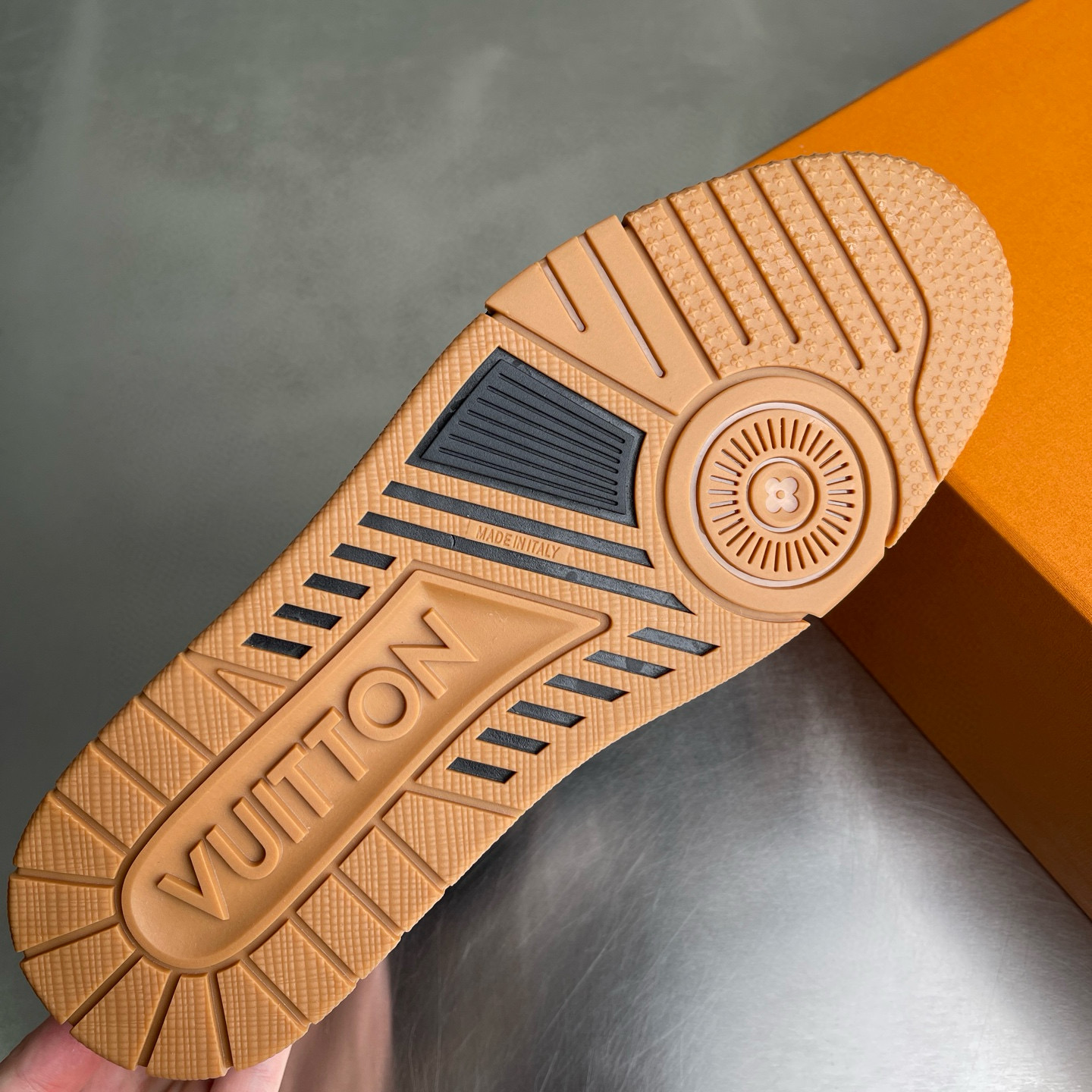 LV shoe