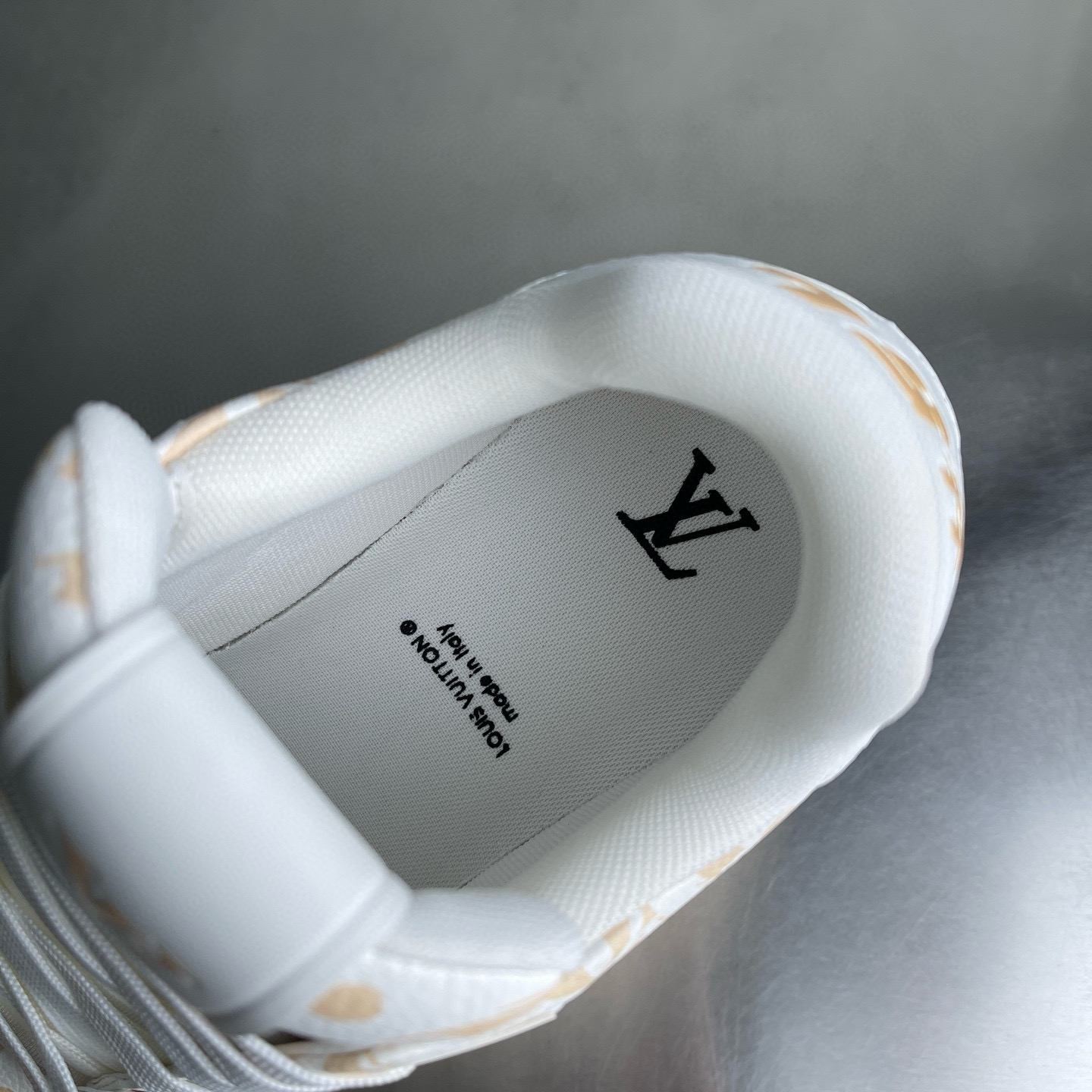 LV shoe