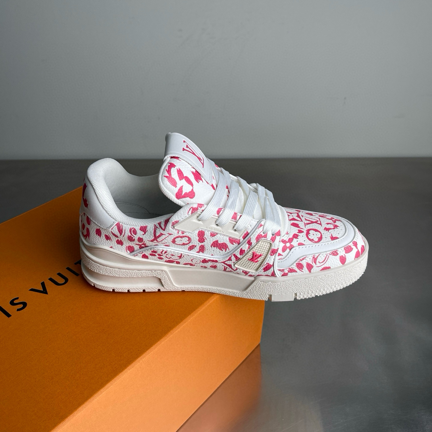 LV shoe