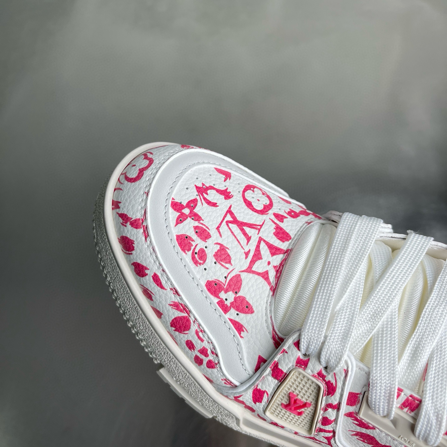 LV shoe